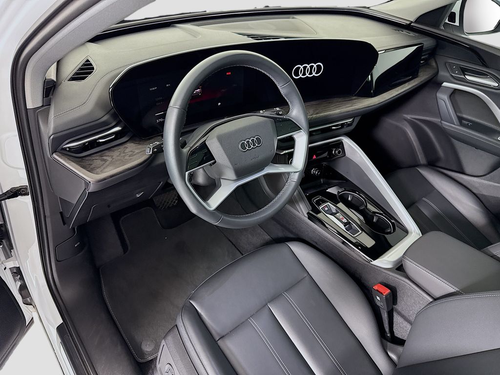 2025 Audi Q5 Premium - Photo 9
