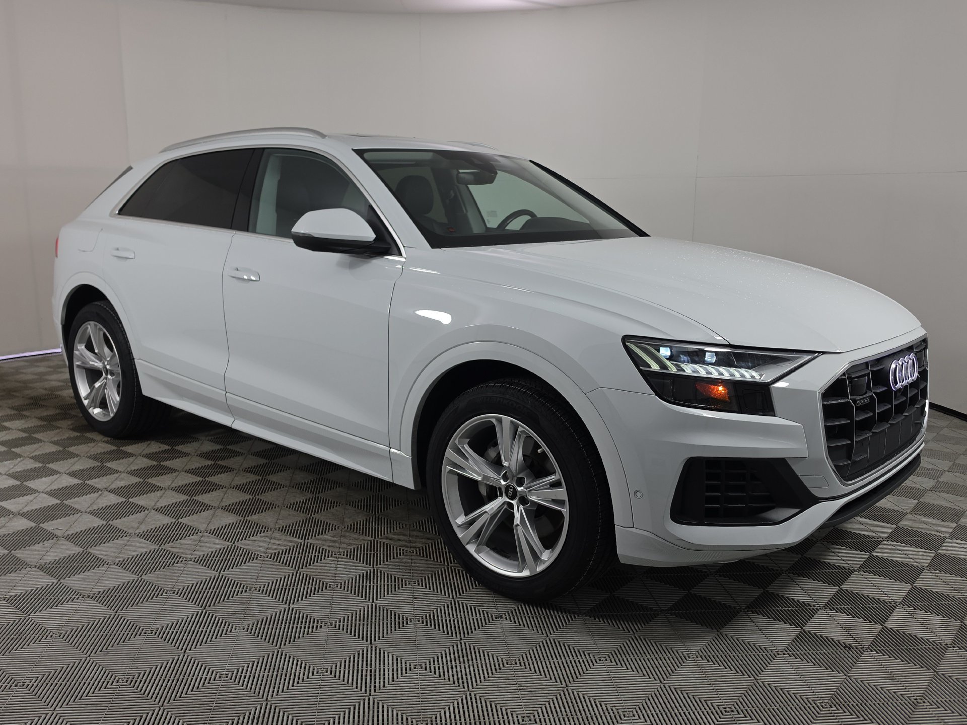 2023 Audi Q8