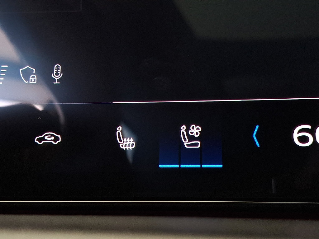 2025 Audi New Q5 Premium Plus - Photo 24
