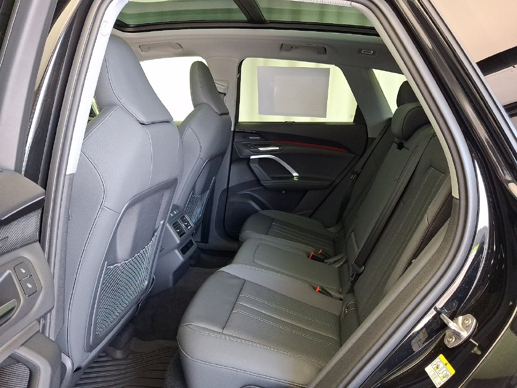 2025 Audi New Q5 Premium Plus - Photo 10