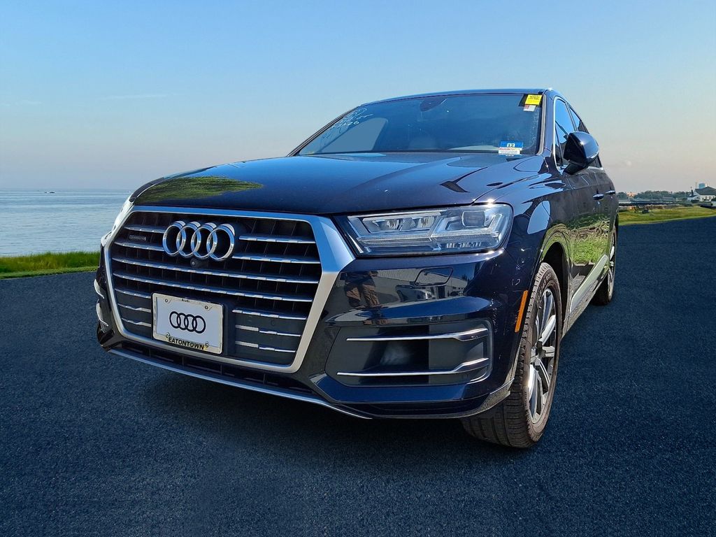 Used 2017 Audi Q7 Premium Plus with VIN WA1LAAF74HD031996 for sale in Eatontown, NJ
