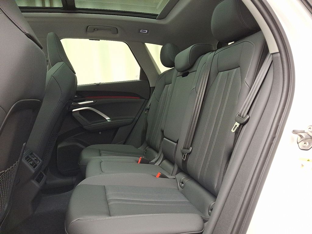 2025 Audi New Q5 Premium Plus - Photo 6