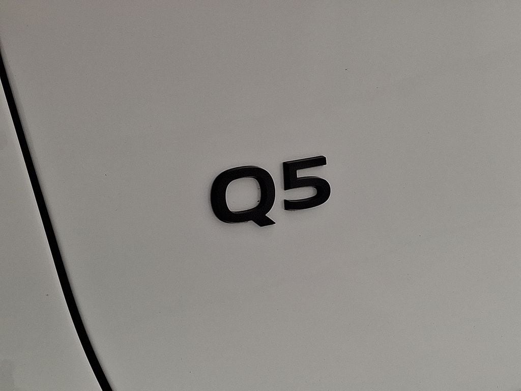 2025 Audi New Q5 Premium Plus - Photo 15