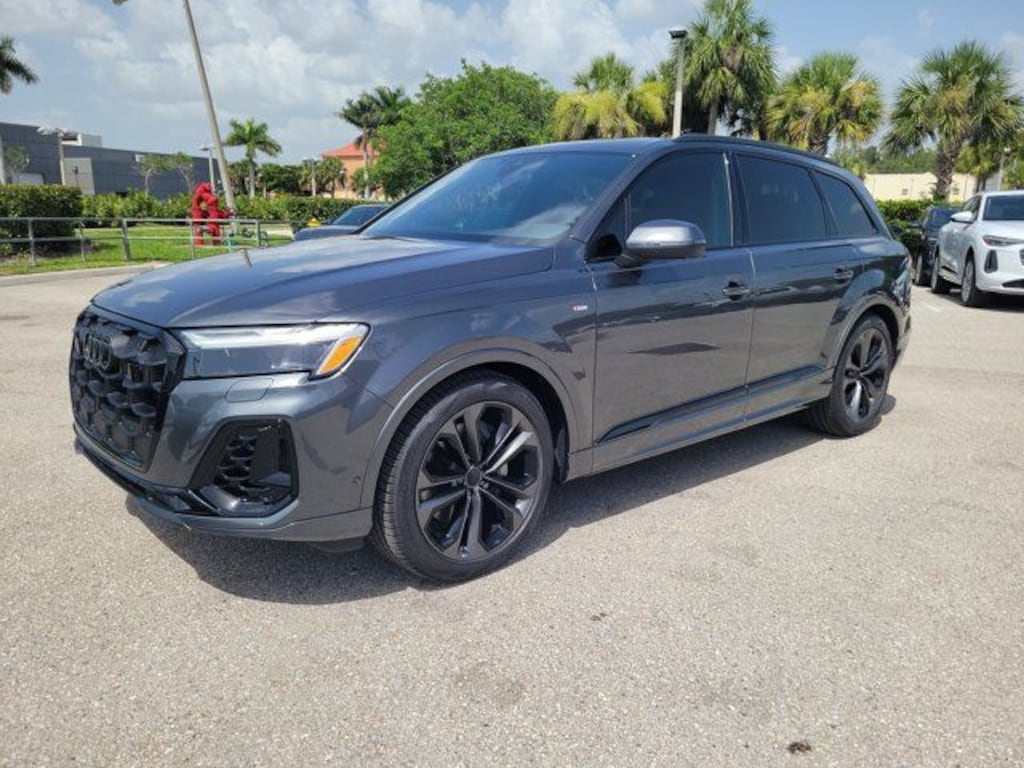 New 2026 Audi Q7 55 Premium SUV