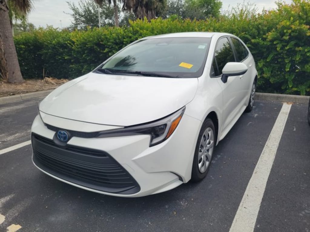 Used 2025 Toyota Corolla Hybrid LE Sedan