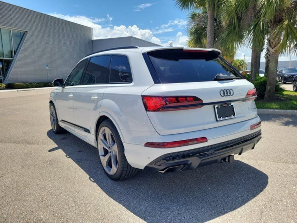 New 2026 Audi Q7 55 Premium SUV