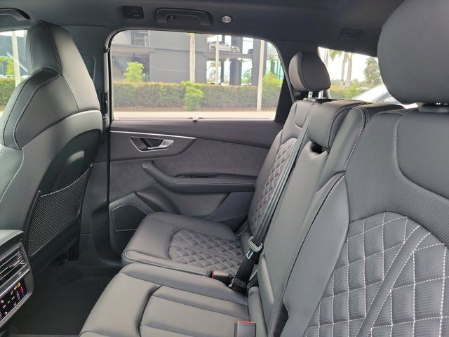 2026 Audi SQ7 Premium Plus - Photo 7