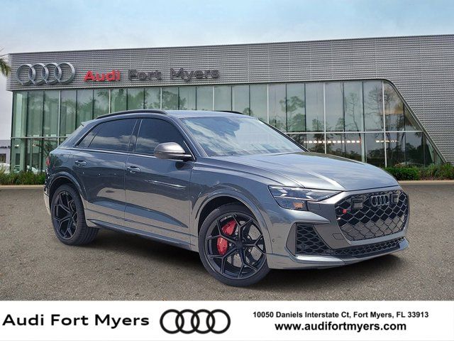  Audi RS Q8 Performance