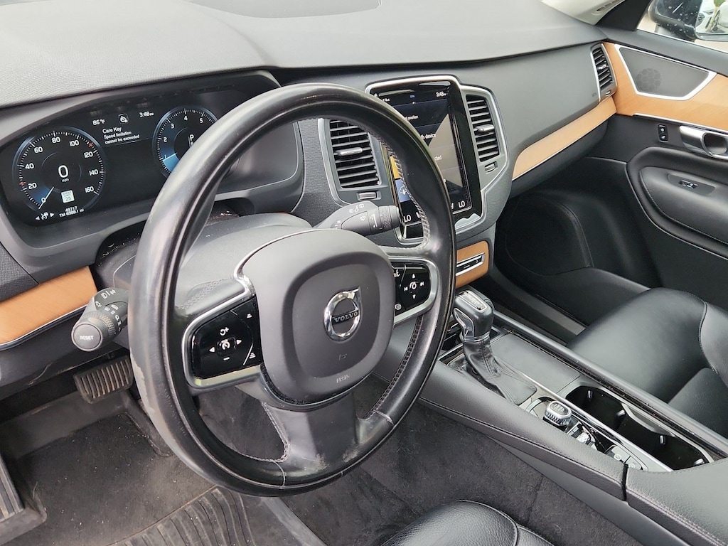 Used 2021 Volvo XC90 Momentum T6 AWD Momentum 7P