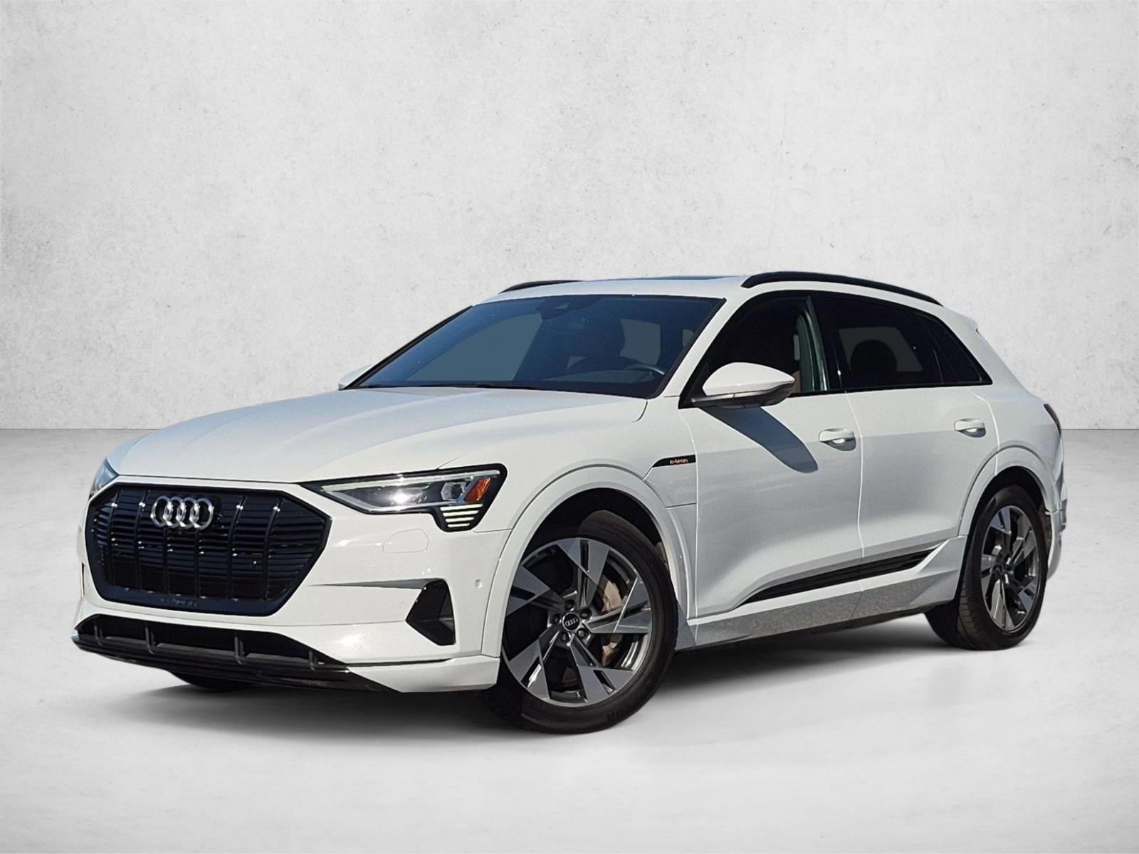  Audi e-tron