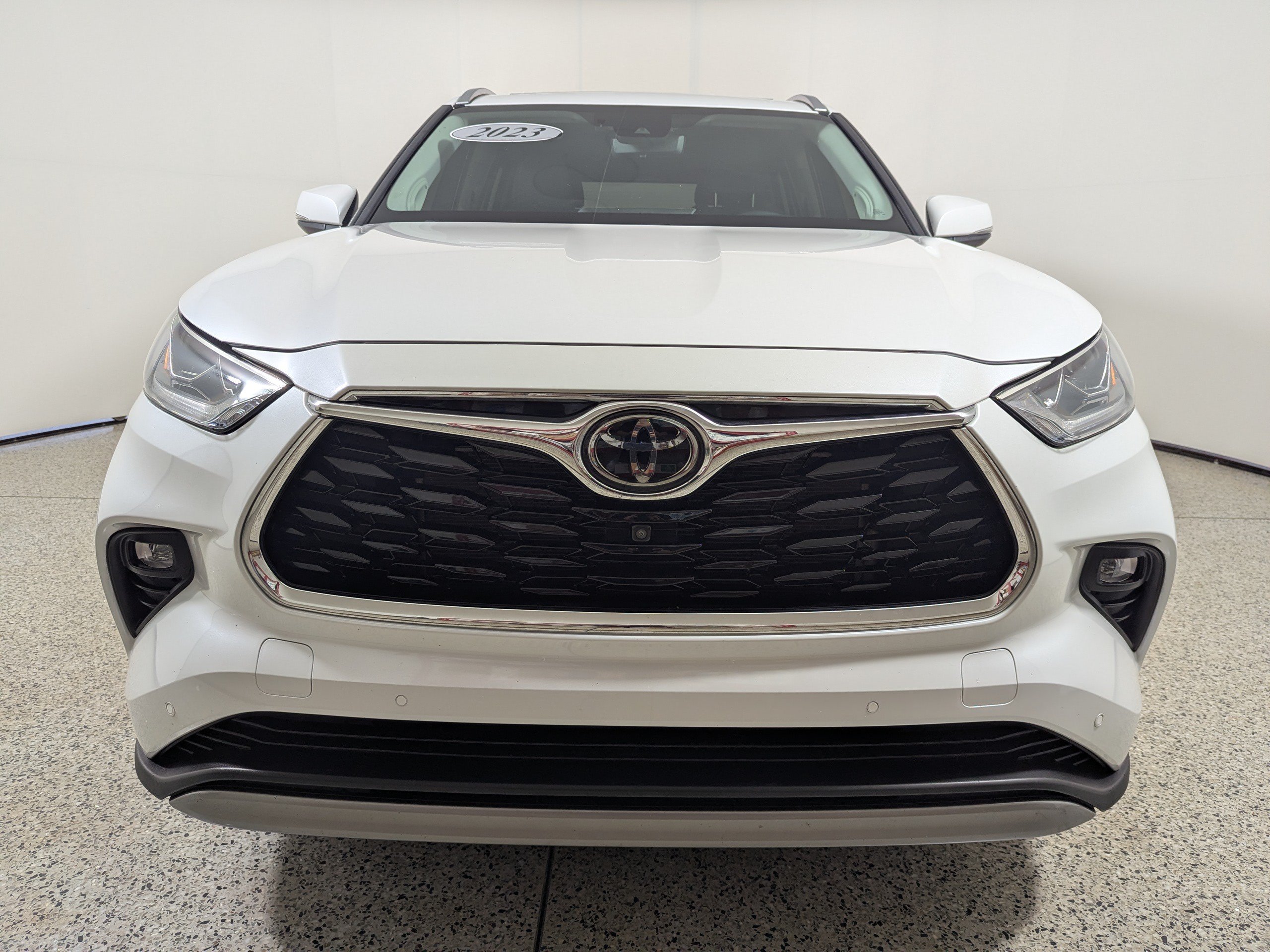 Used 2023 Toyota Highlander Platinum FWD Platinum FWD