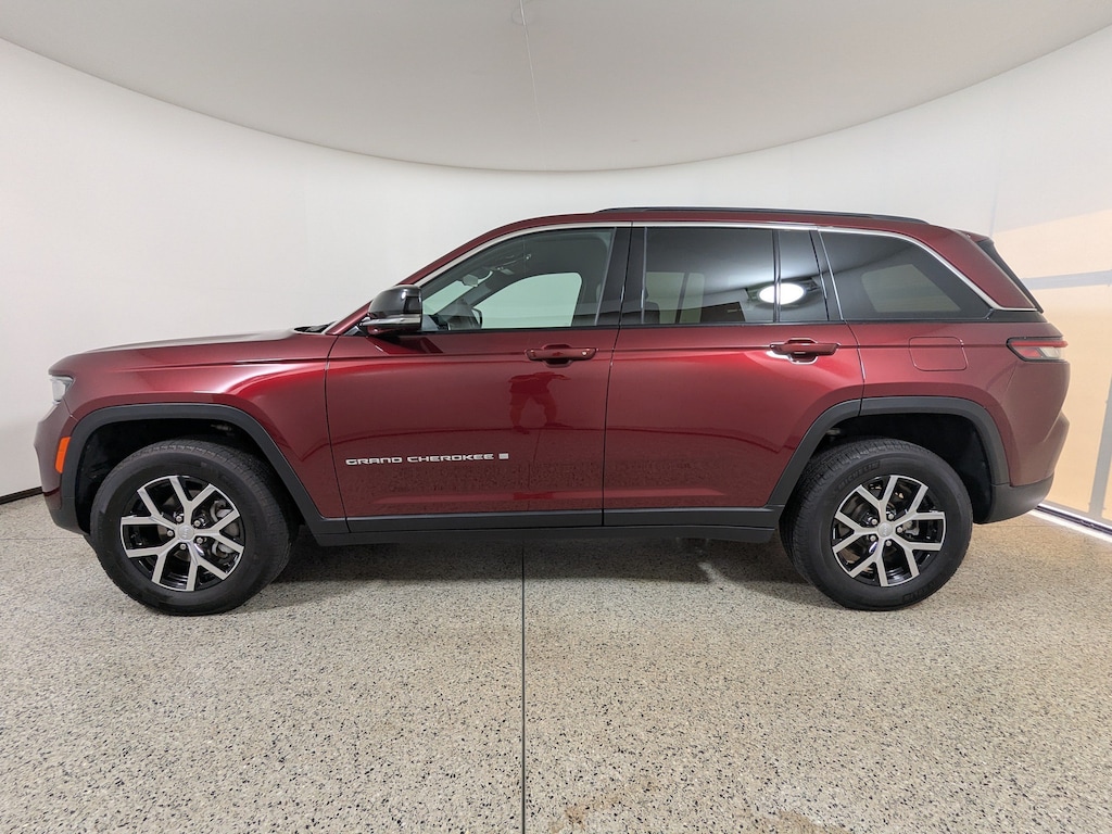 Used 2025 Jeep Grand Cherokee Limited 4x2 SUV