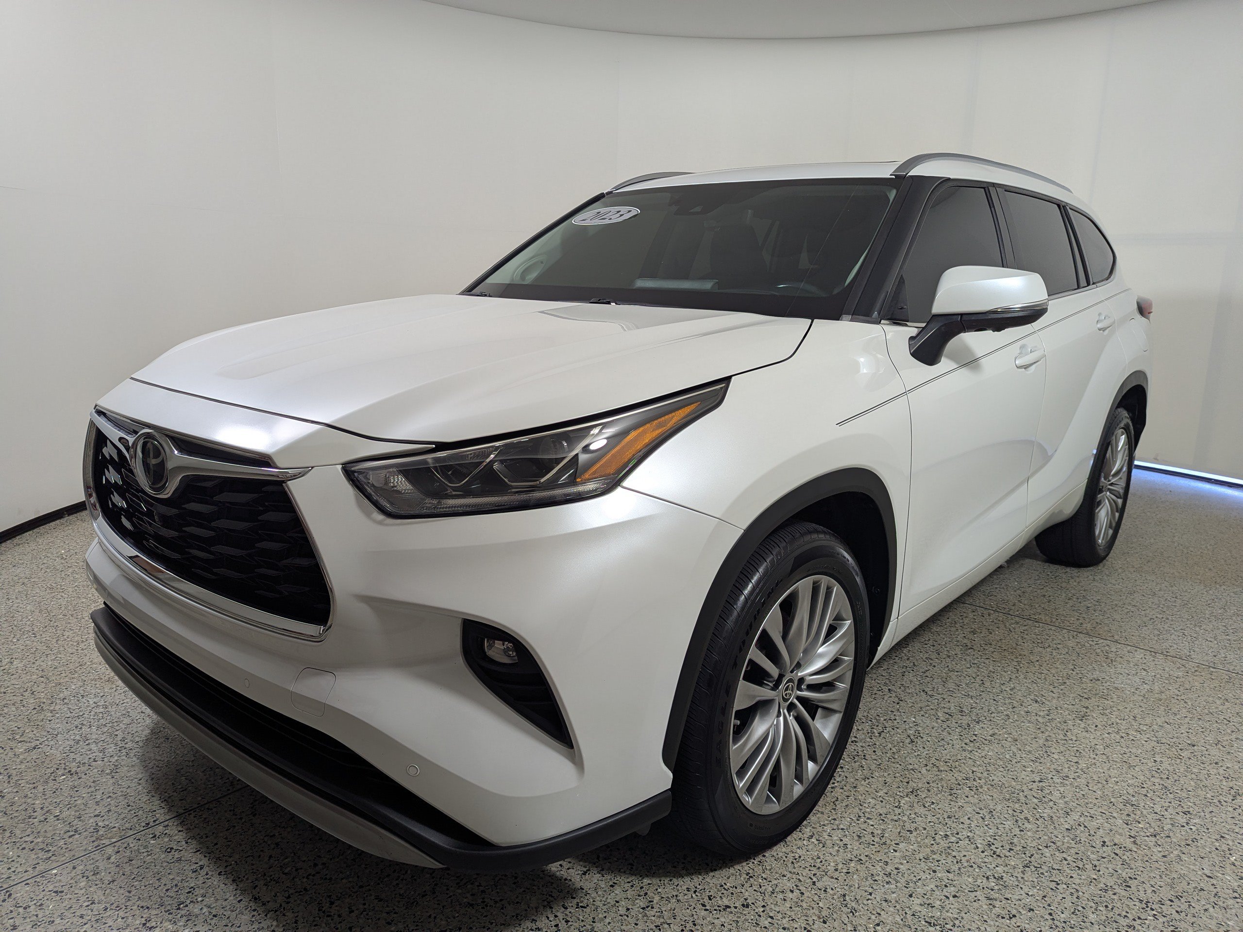 Used 2023 Toyota Highlander Platinum FWD Platinum FWD
