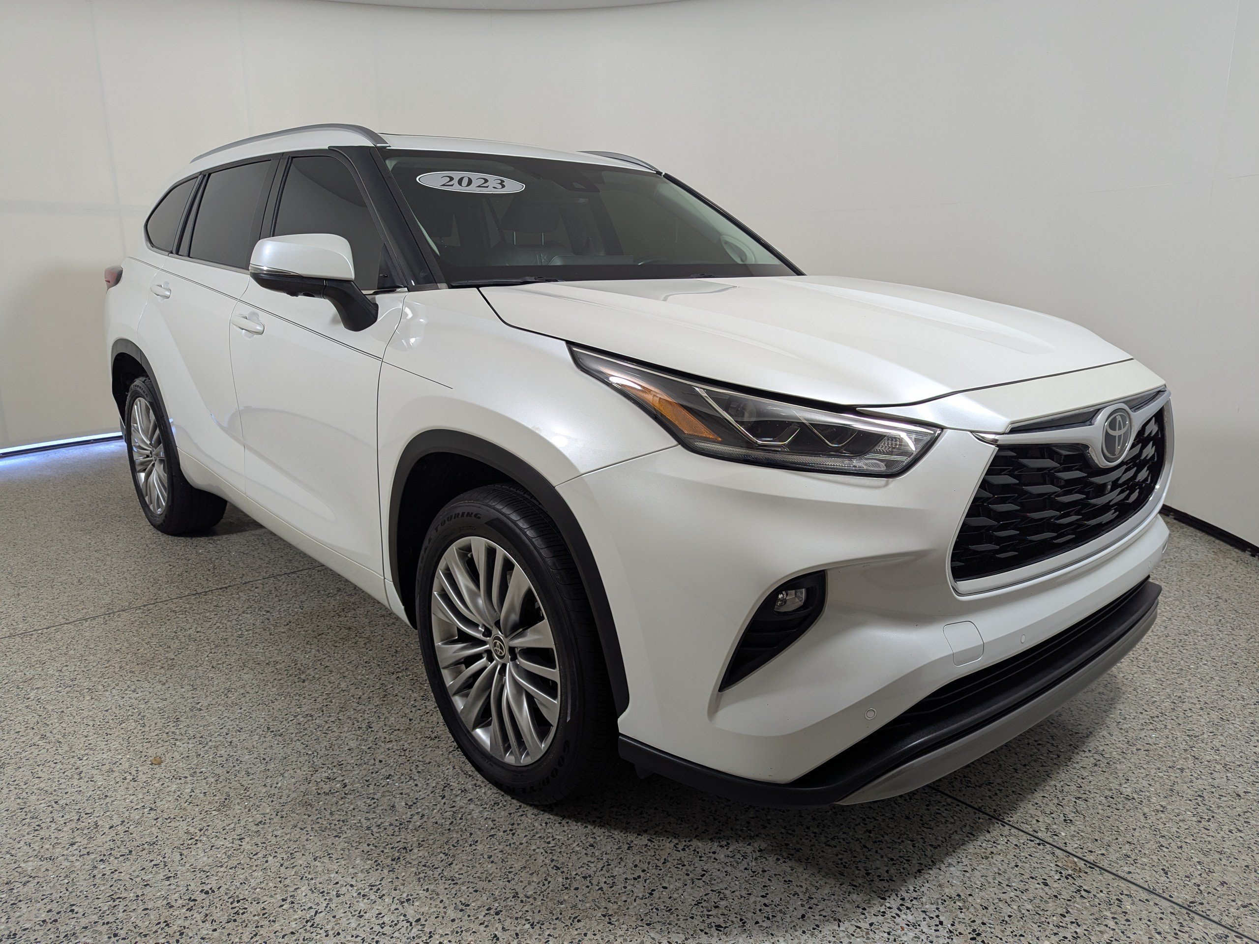 Used 2023 Toyota Highlander Platinum FWD Platinum FWD