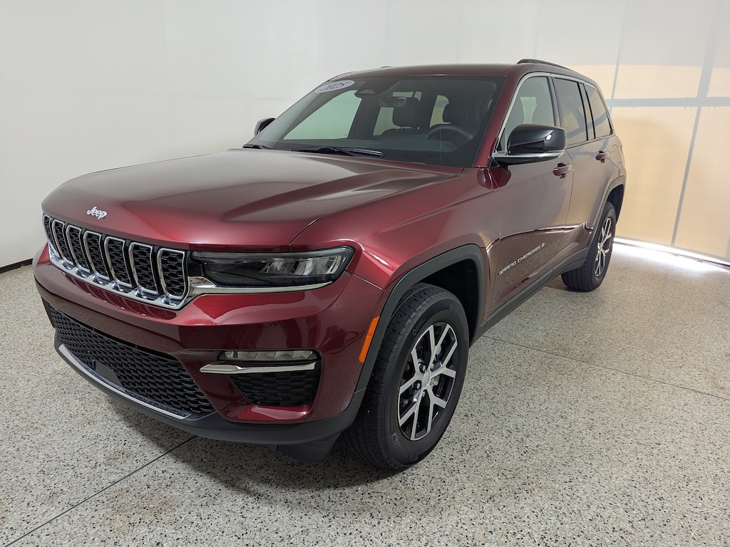 Used 2025 Jeep Grand Cherokee Limited 4x2 SUV