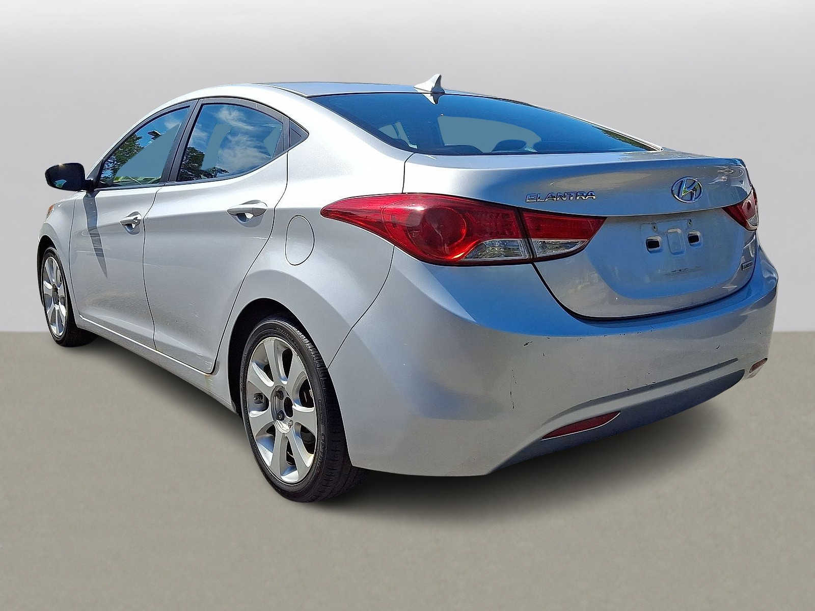 2012 Hyundai Elantra Limited - Photo 28
