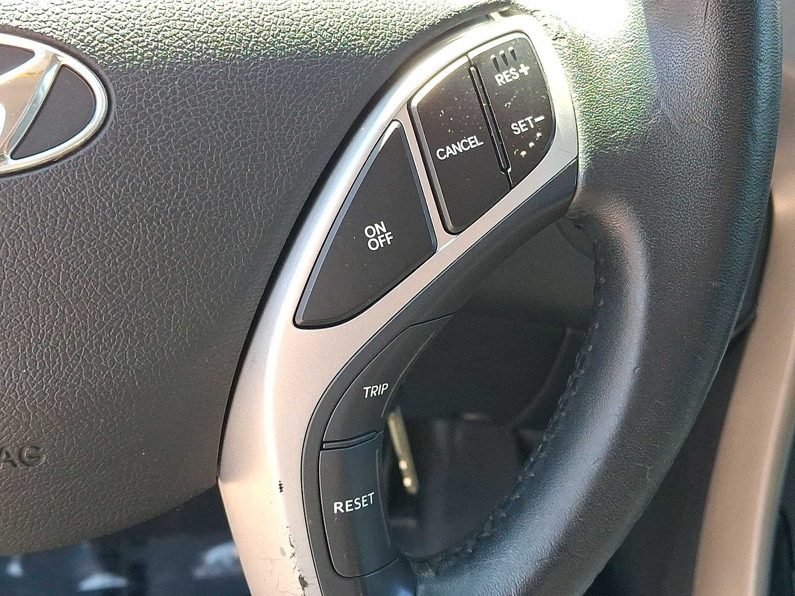 2012 Hyundai Elantra Limited - Photo 24