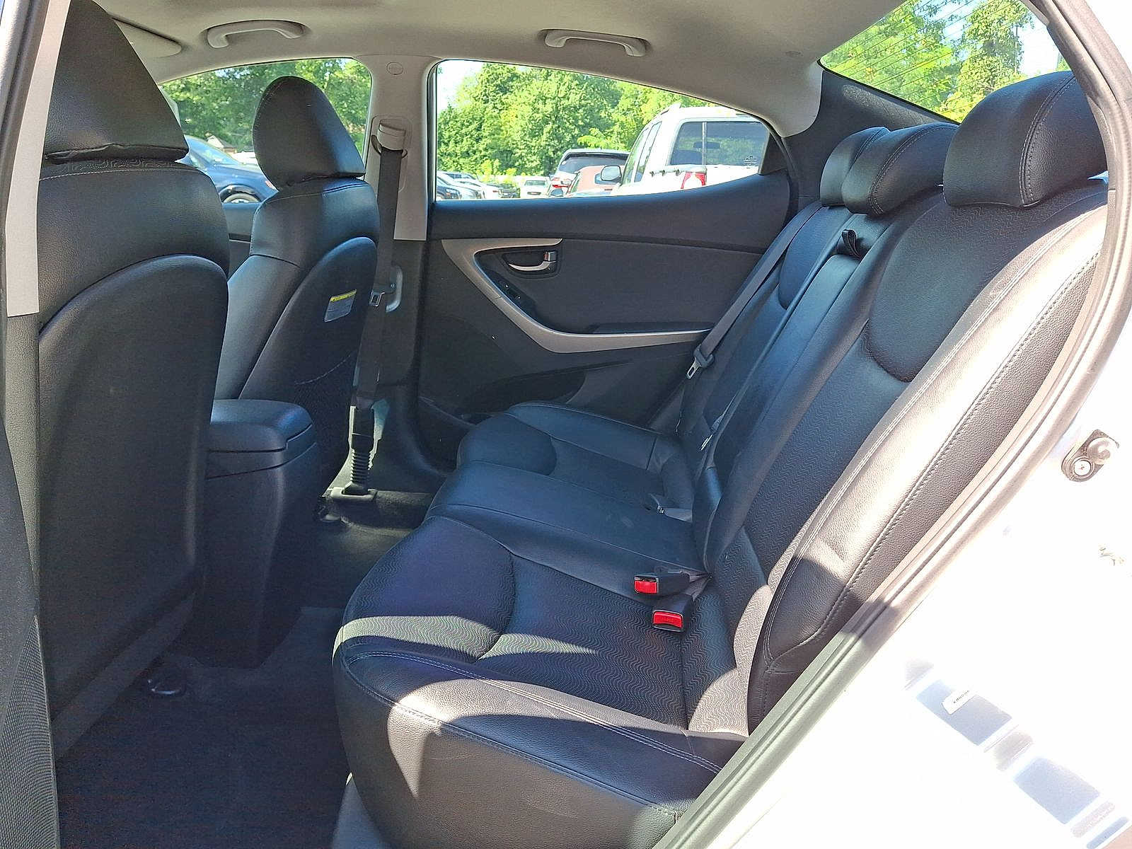 2012 Hyundai Elantra Limited - Photo 26