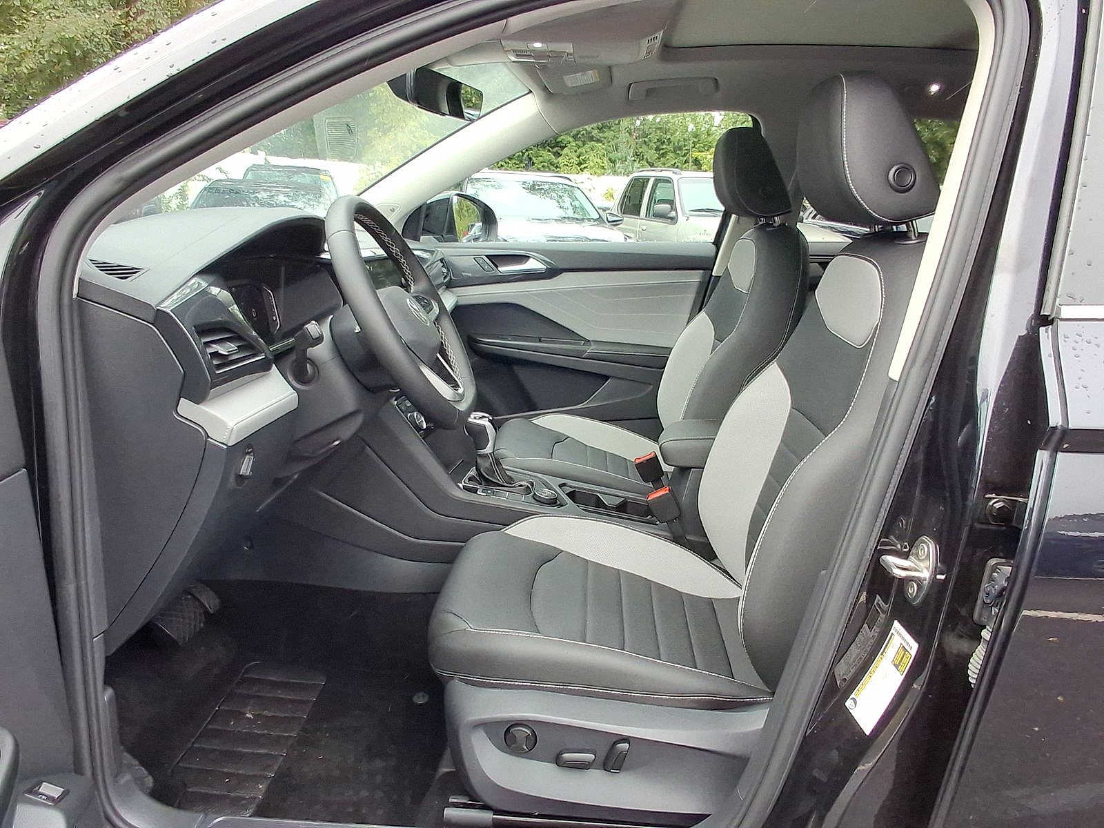 2024 Volkswagen Taos SEL - Photo 17