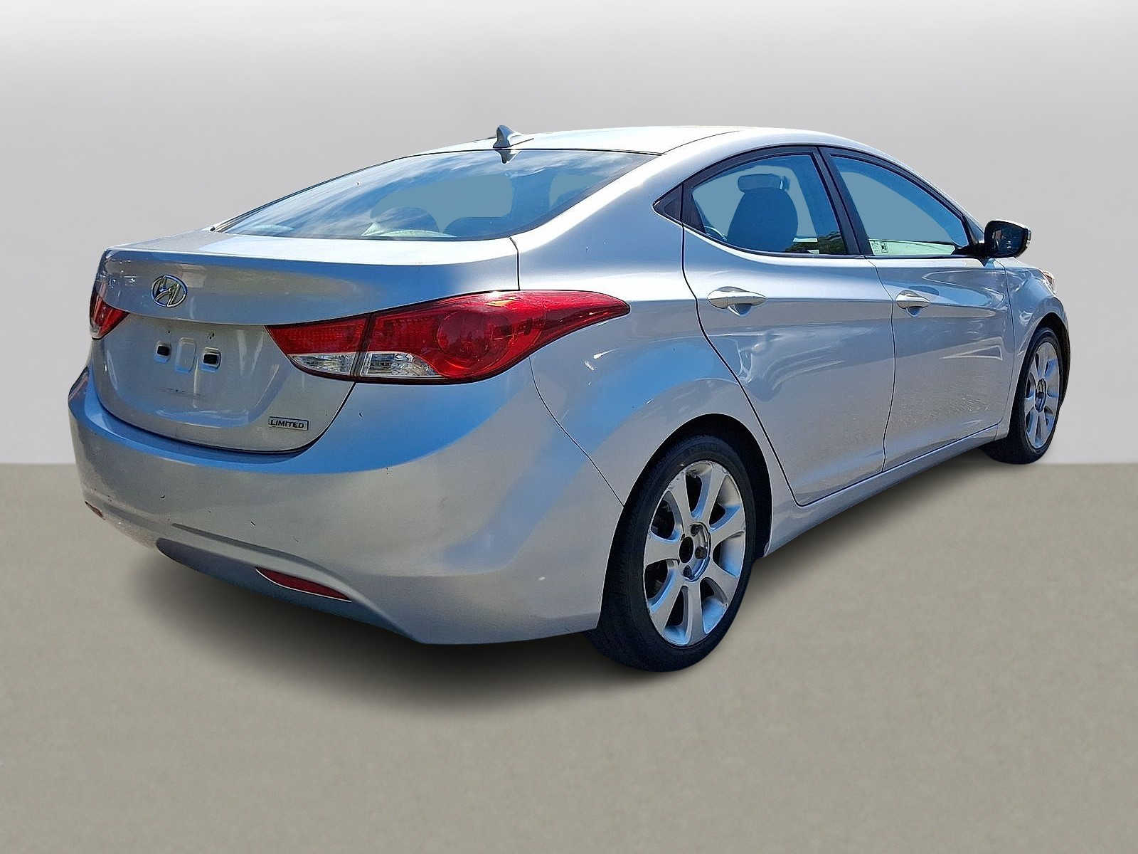 2012 Hyundai Elantra Limited - Photo 31