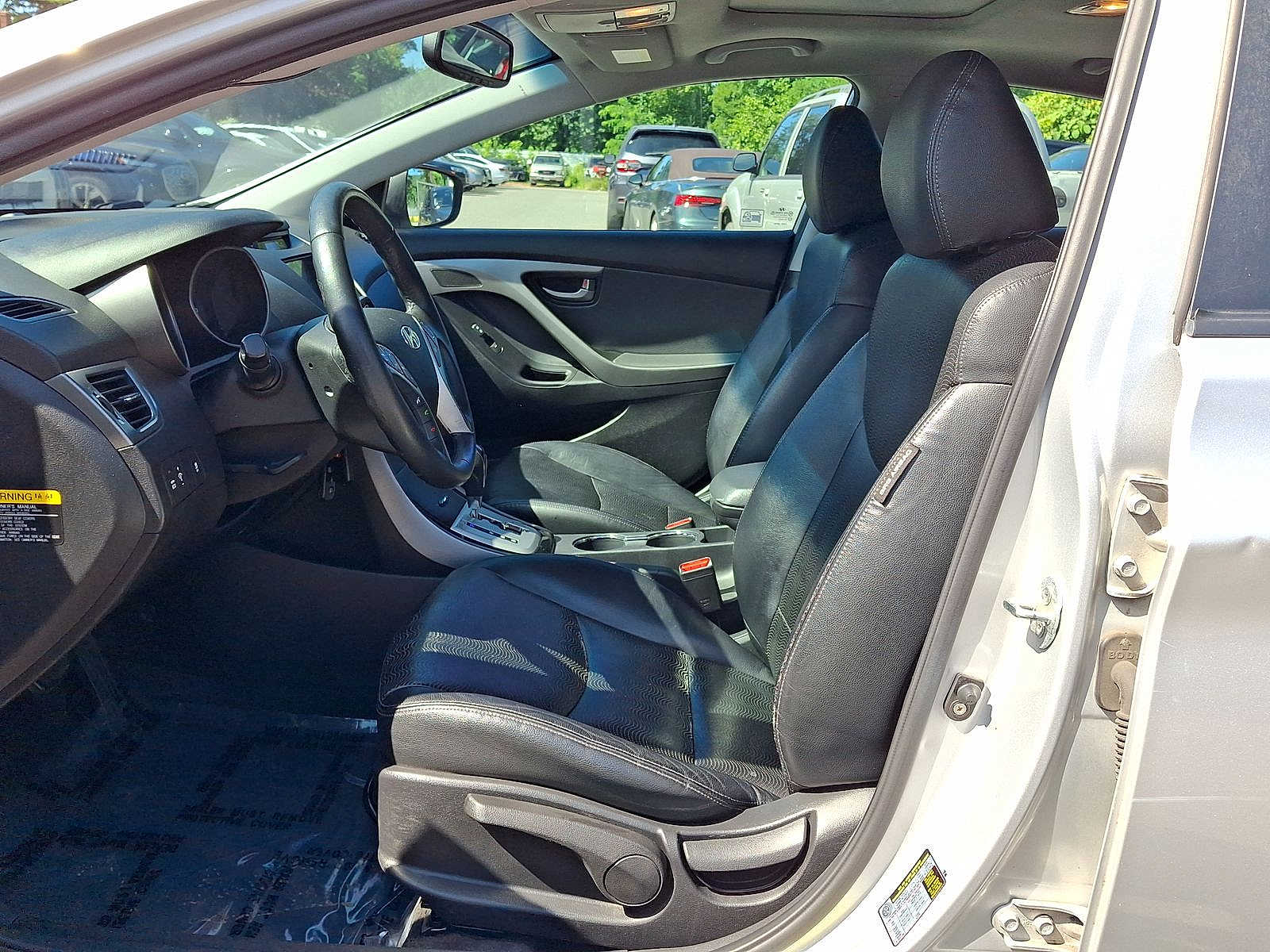 2012 Hyundai Elantra Limited - Photo 17