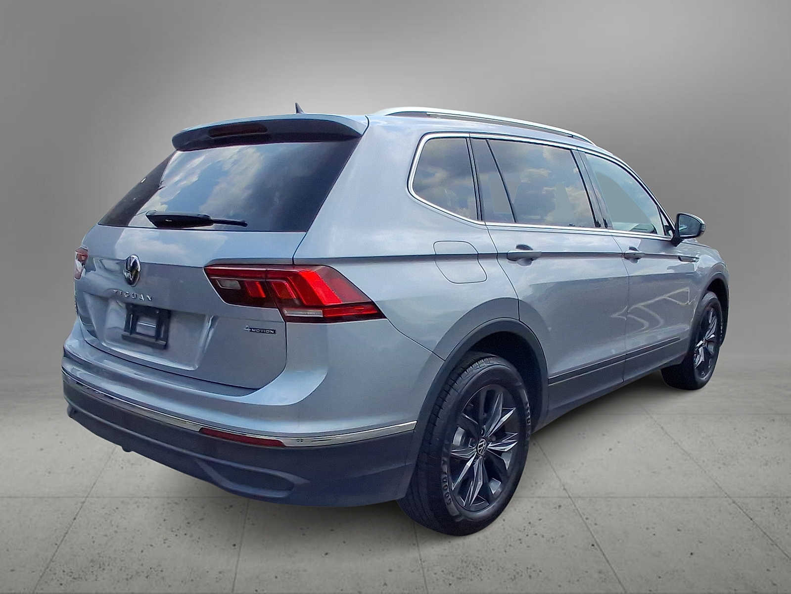 2024 Volkswagen Tiguan SE - Photo 8