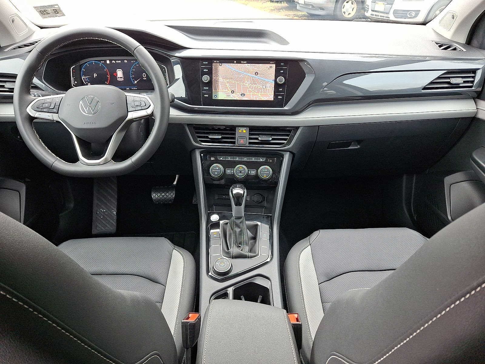 2024 Volkswagen Taos SEL - Photo 10
