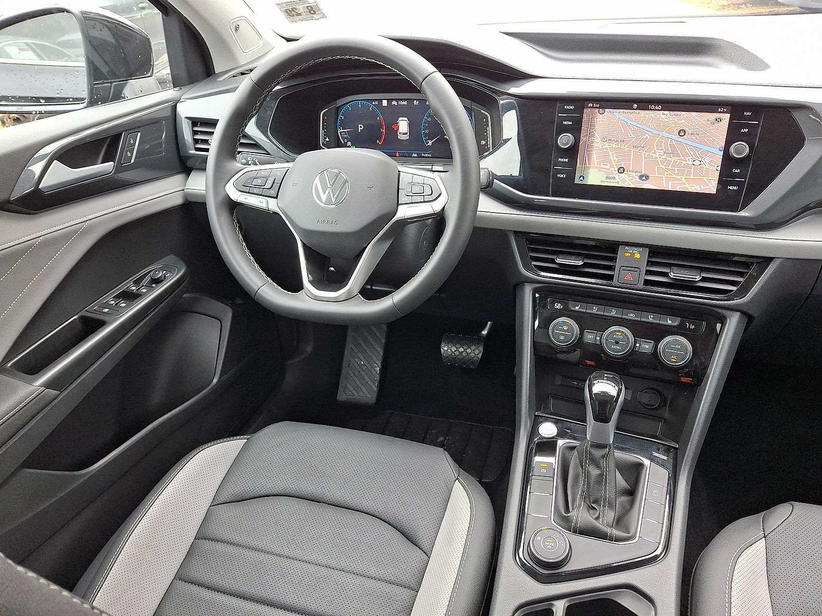 2024 Volkswagen Taos SEL - Photo 15