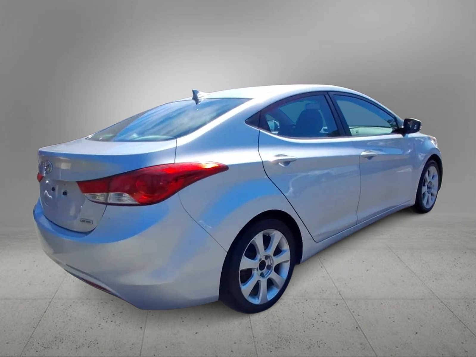 2012 Hyundai Elantra Limited - Photo 8