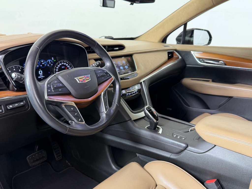 Used 2017 CADILLAC XT5 Platinum AWD SUV