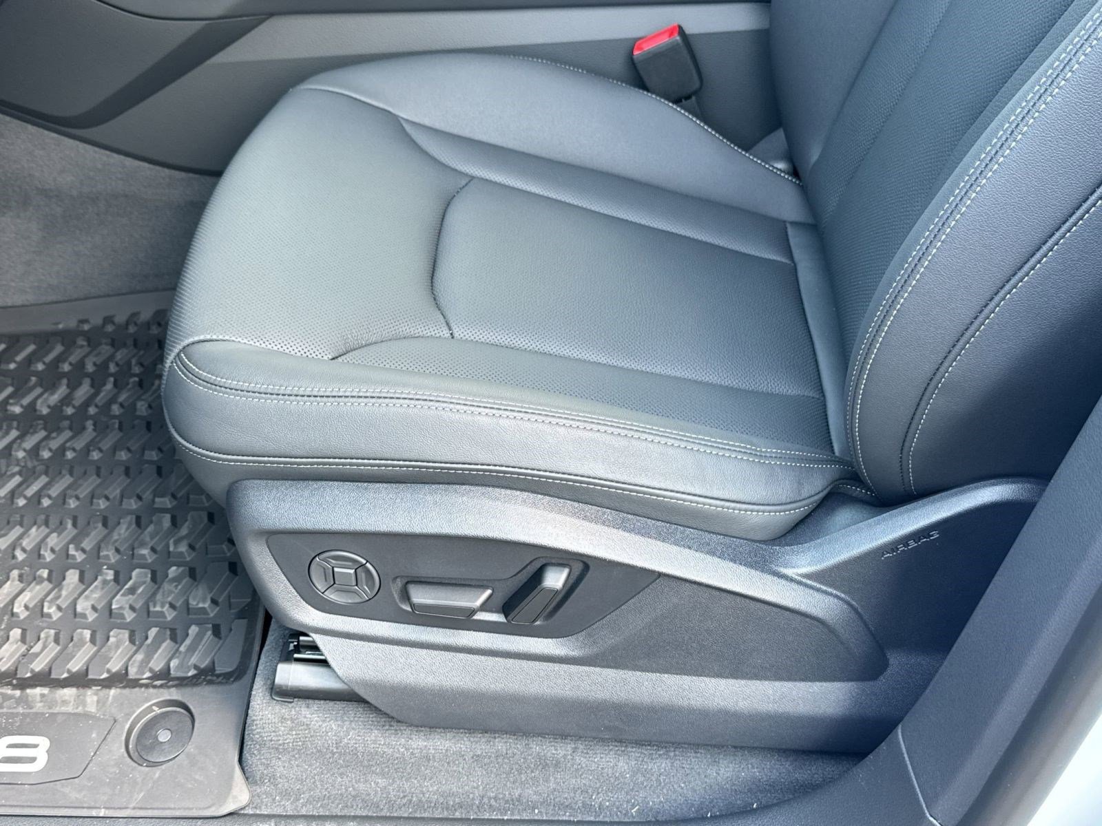 2026 Audi Q8 Premium Plus - Photo 14