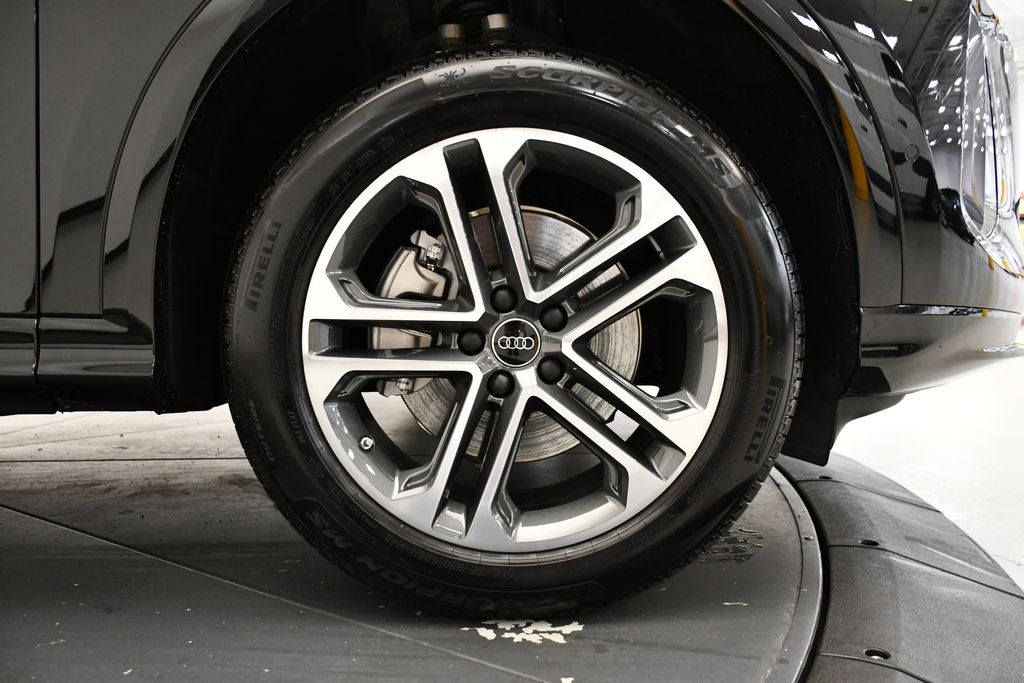 2025 Audi Q5 Premium - Photo 16