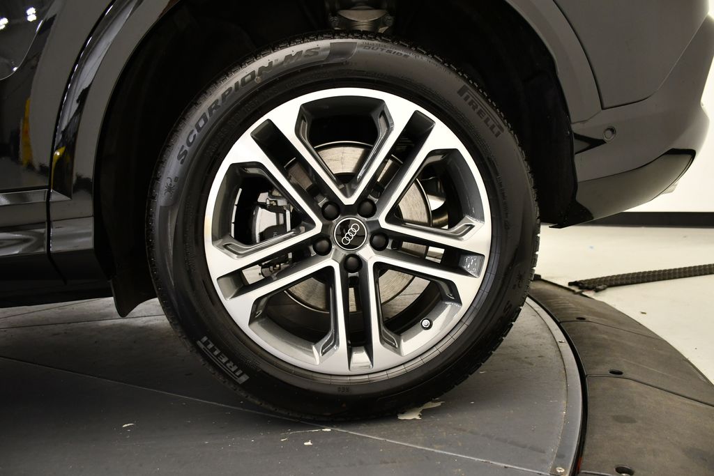 2025 Audi Q5 Premium - Photo 14