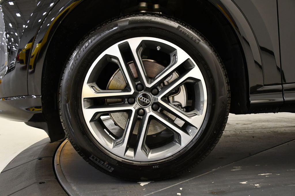 2025 Audi Q5 Premium - Photo 13