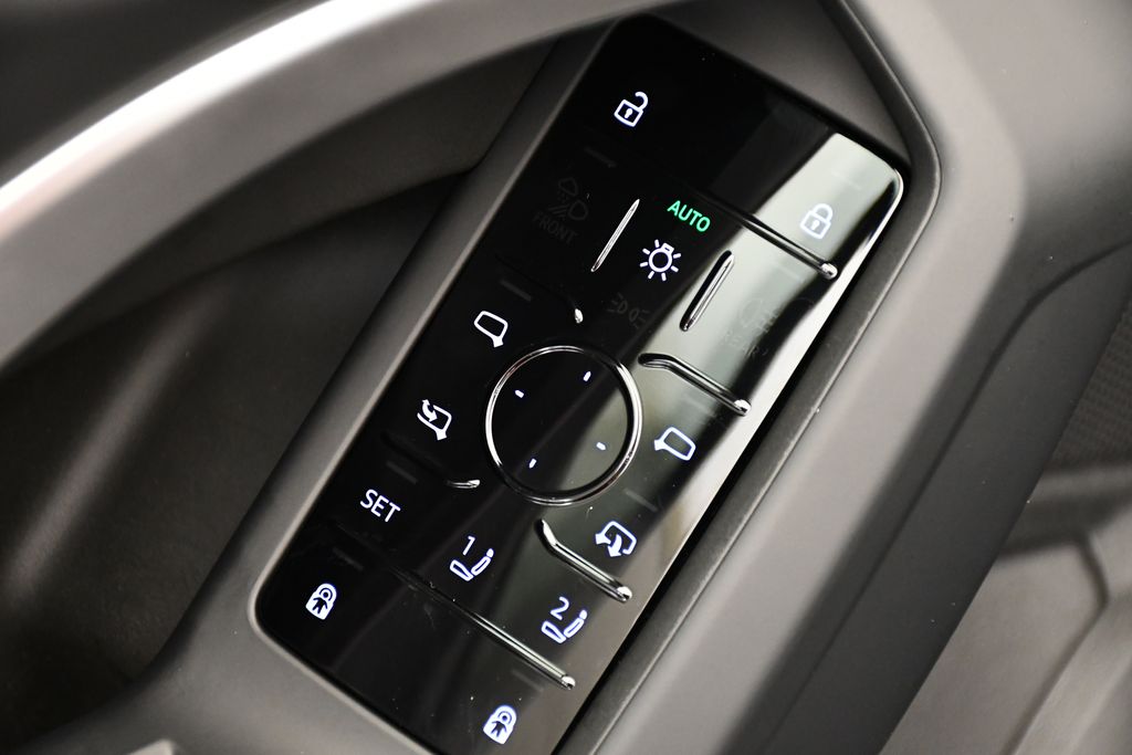 2025 Audi Q5 Premium - Photo 32