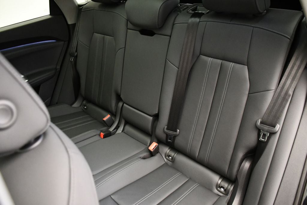 2025 Audi Q5 Premium - Photo 42