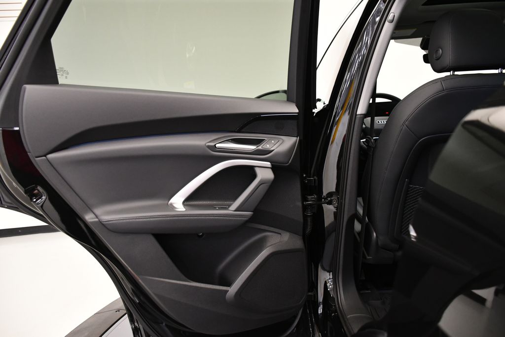 2025 Audi Q5 Premium - Photo 38