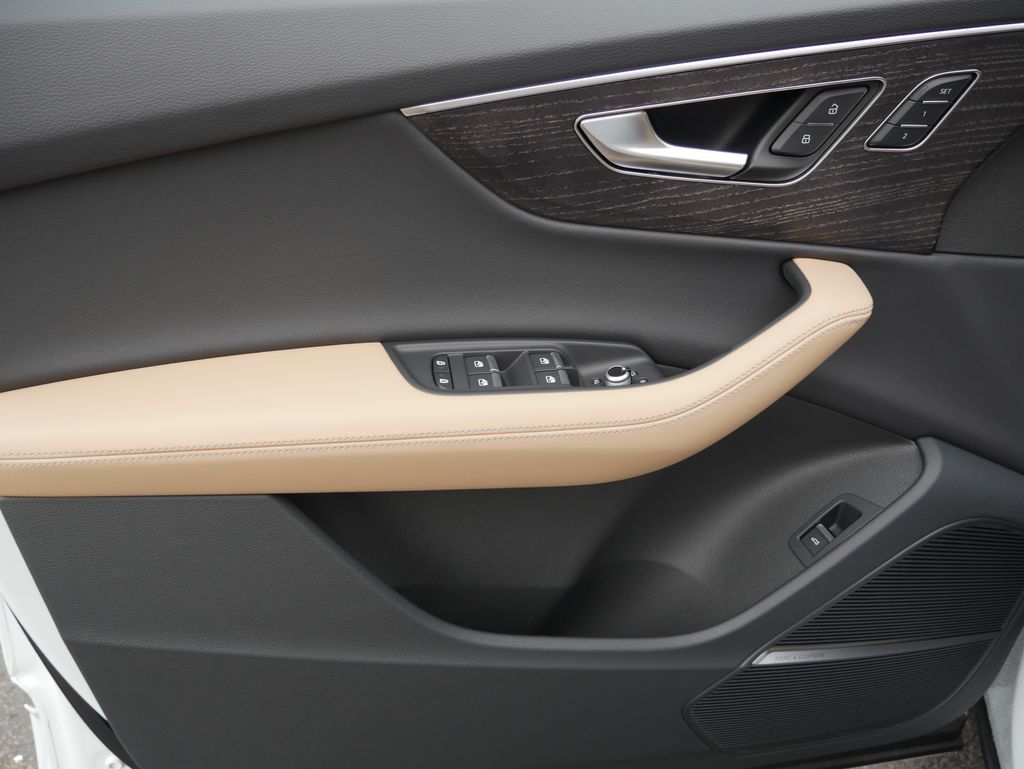 2025 Audi Q7 Premium Plus - Photo 17