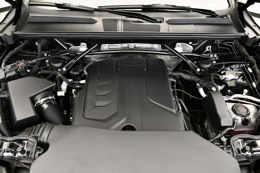 2025 Audi Q5 Premium - Photo 11