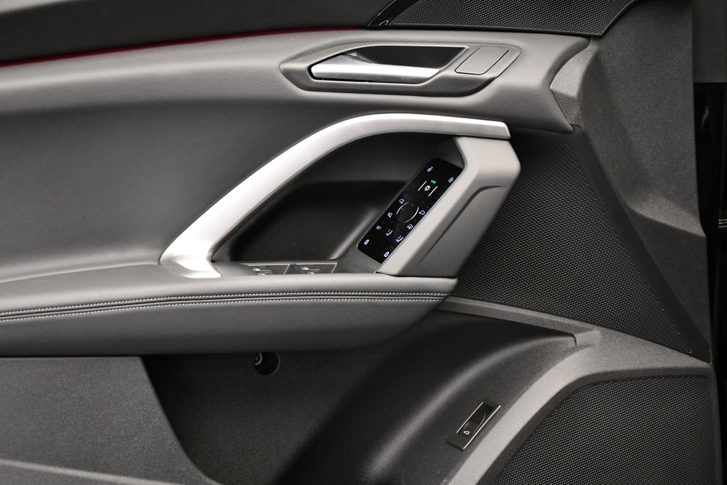 2025 Audi Q5 Premium - Photo 31