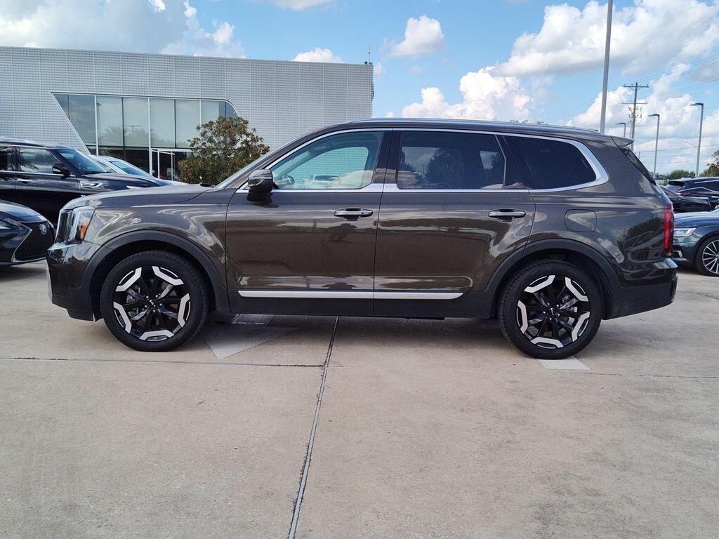 Used 2025 Kia Telluride S SUV