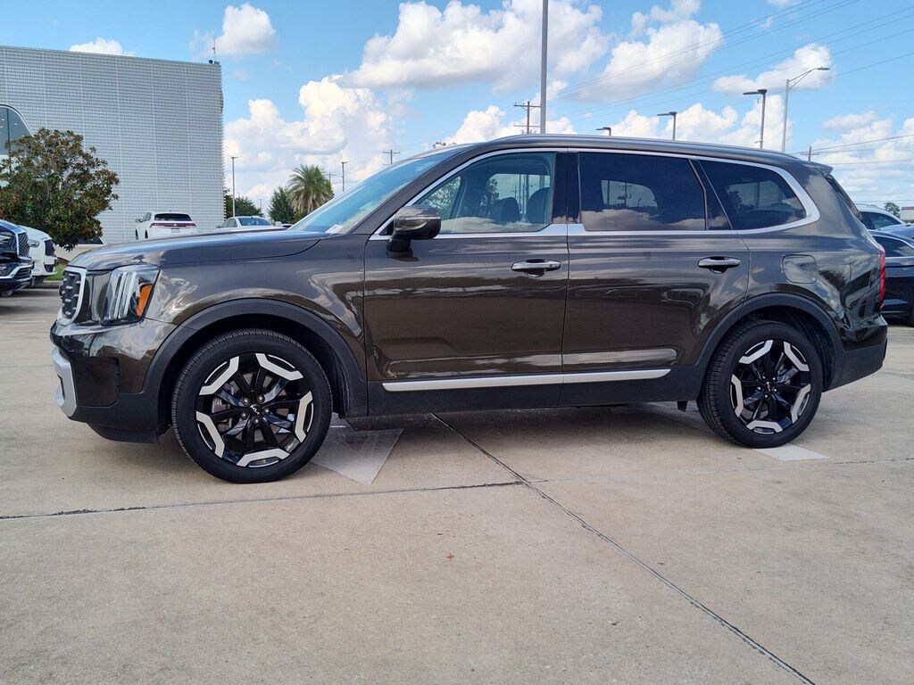 Used 2025 Kia Telluride S SUV