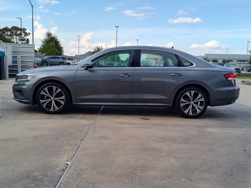 Used 2022 Volkswagen Passat 2.0T SE Sedan