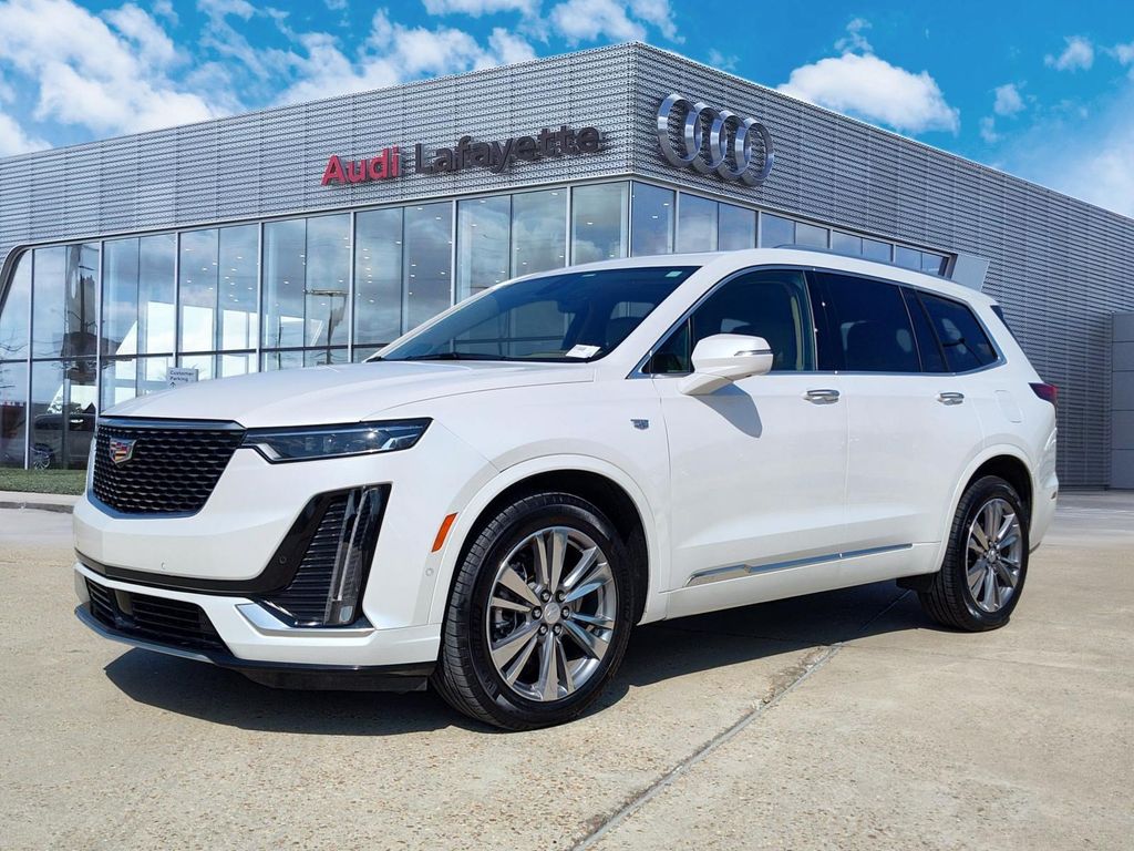  Cadillac XT6