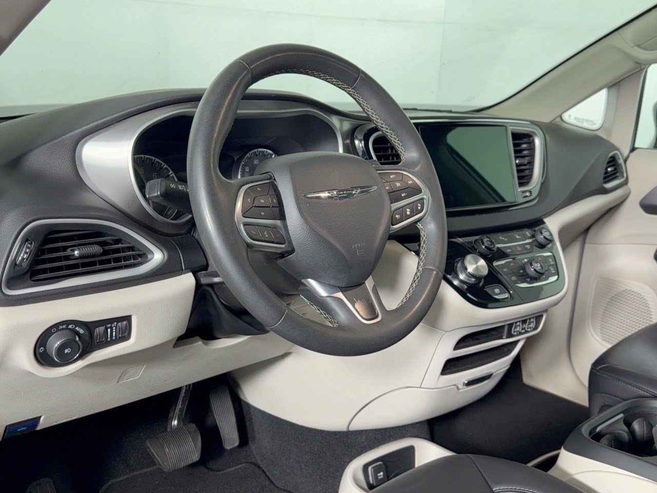 Used 2024 Chrysler Pacifica Touring L Van Passenger Van