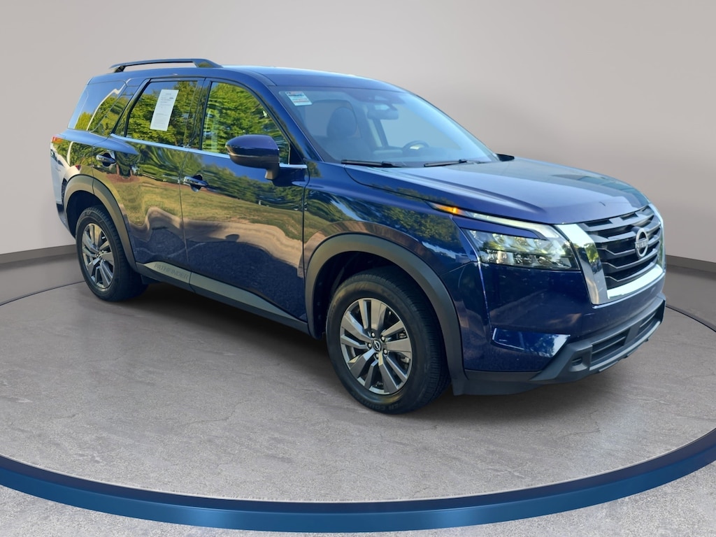 Used 2025 Nissan Pathfinder SV SUV