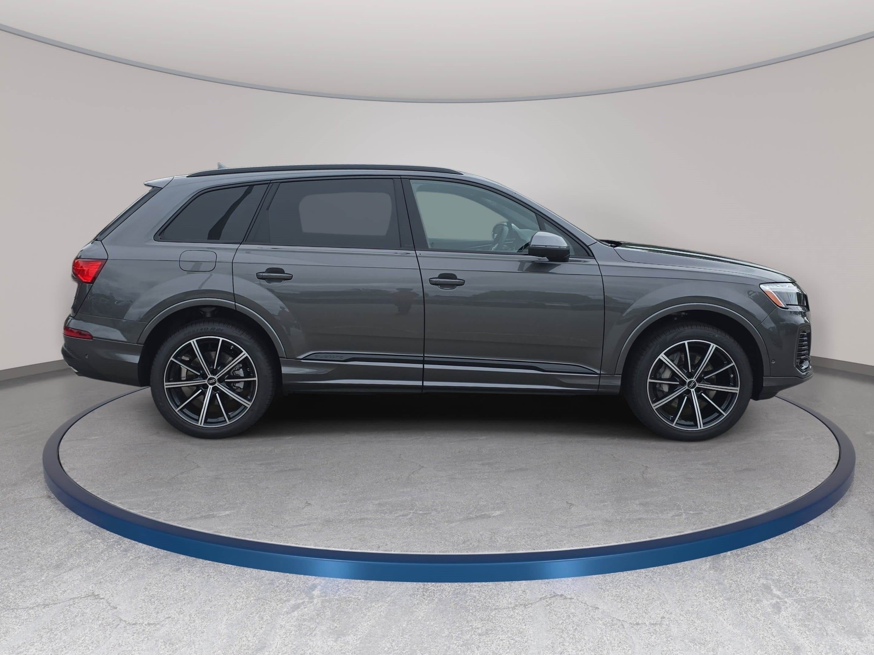 New 2026 Audi Q7 45 Premium SUV