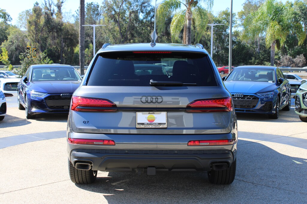 New 2026 Audi Q7 45 Premium SUV