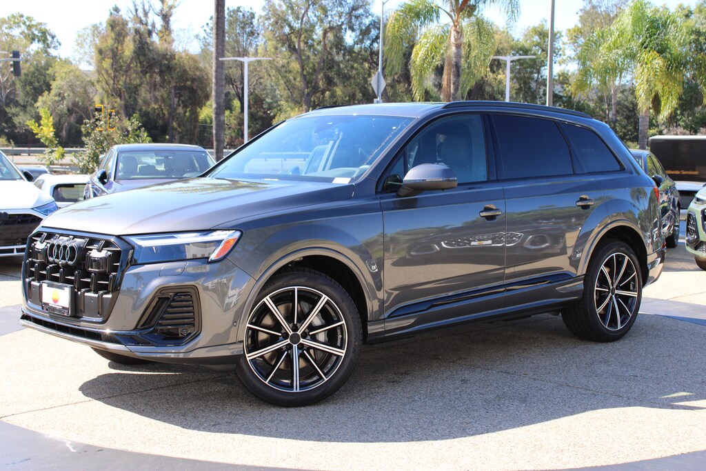 New 2026 Audi Q7 45 Premium SUV