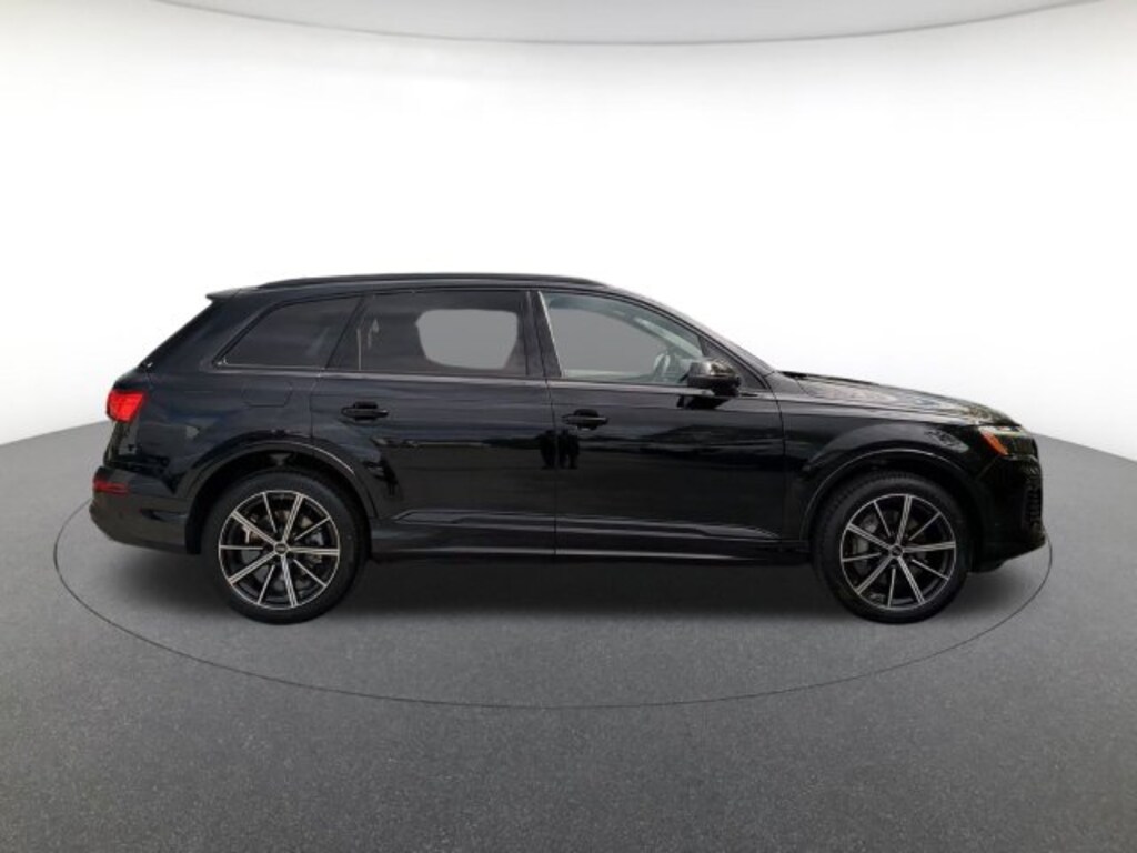 New 2026 Audi Q7 45 Premium SUV